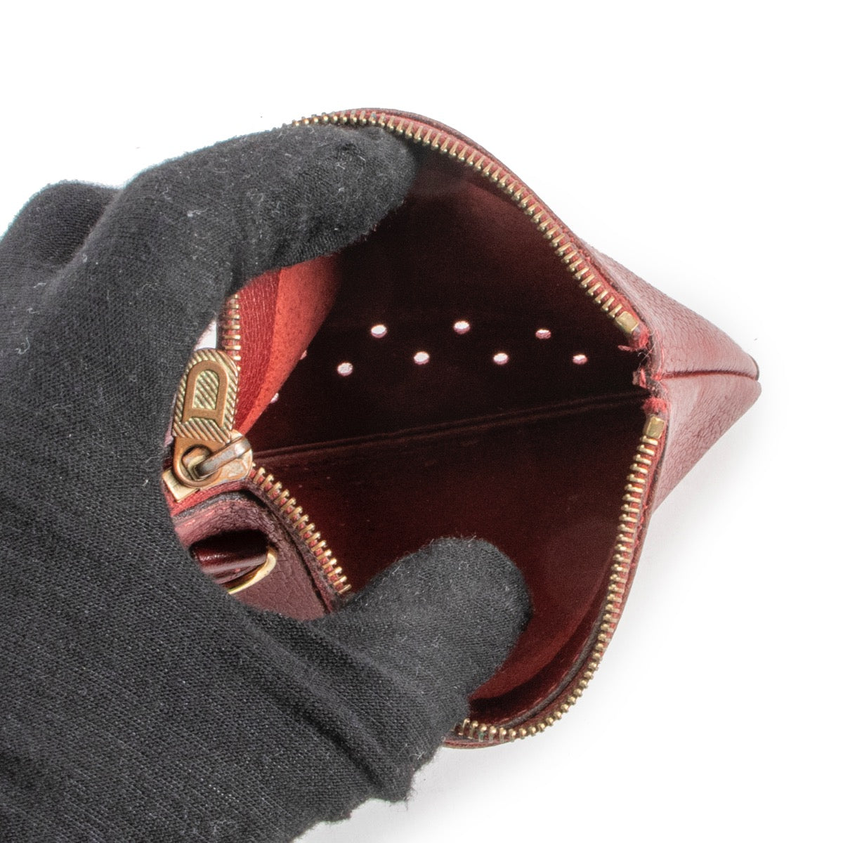 Shop safe online at Labellov in Antwerp this 100% authentic second hand Delvaux Burgundy Leather Pouch