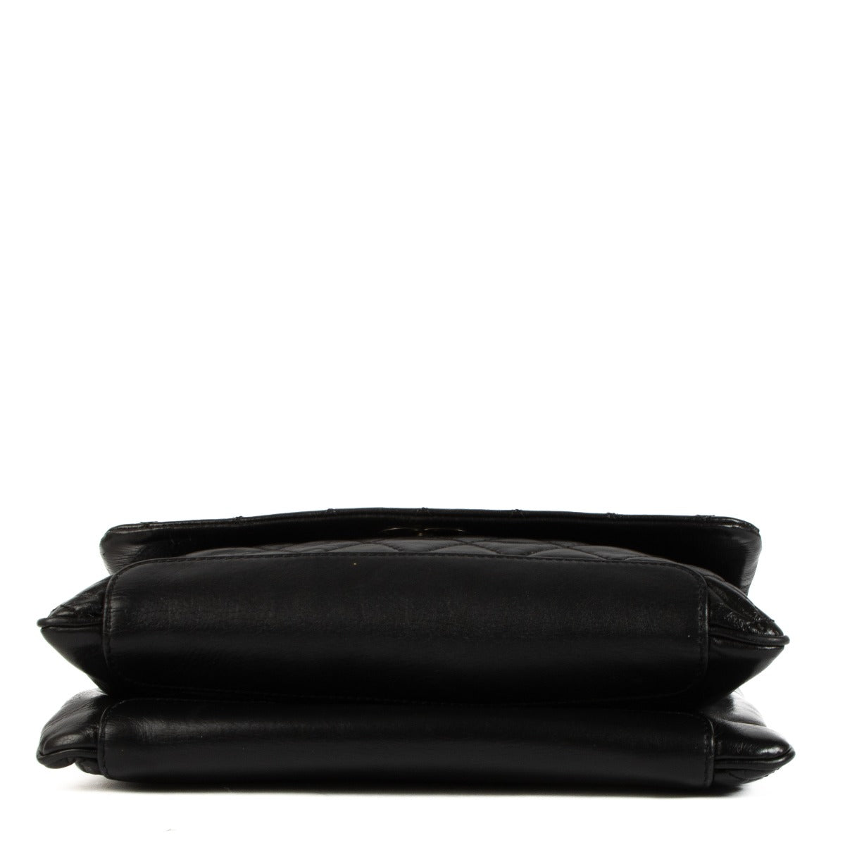 Sac à rabat Chanel en cuir de veau glacé noir