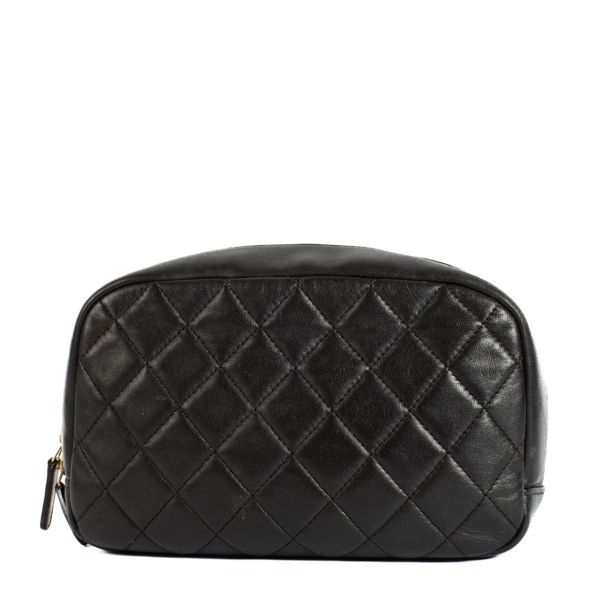 Shop safe online at Labellov in Antwerp, Brussels and knokke this 100% authentic second hand Chanel Black Cosmetic Pouch