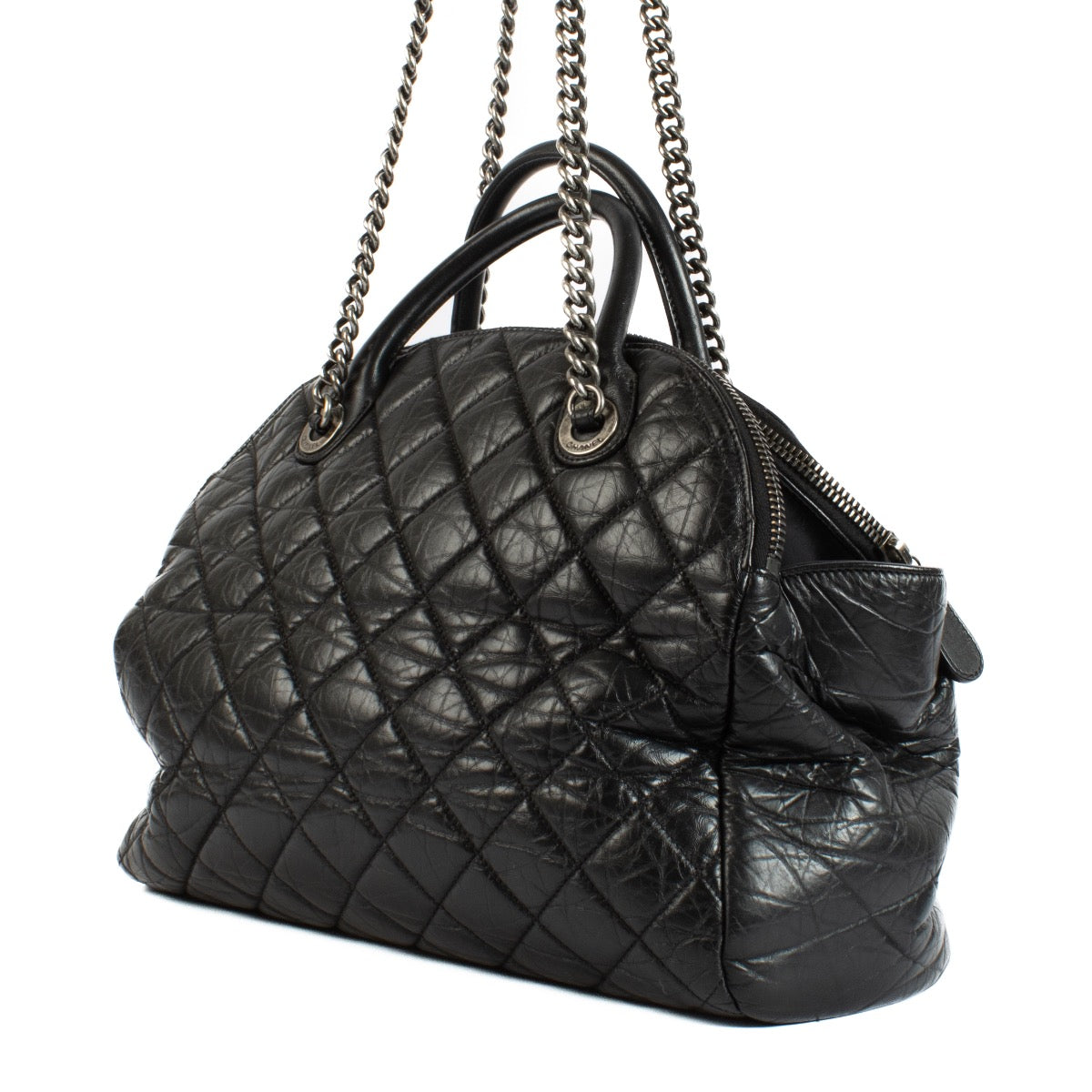 Shop safe online at Labellov in Antwerp, Brussels and Knokke this 100% authentic second hand Chanel Black Dome Bag