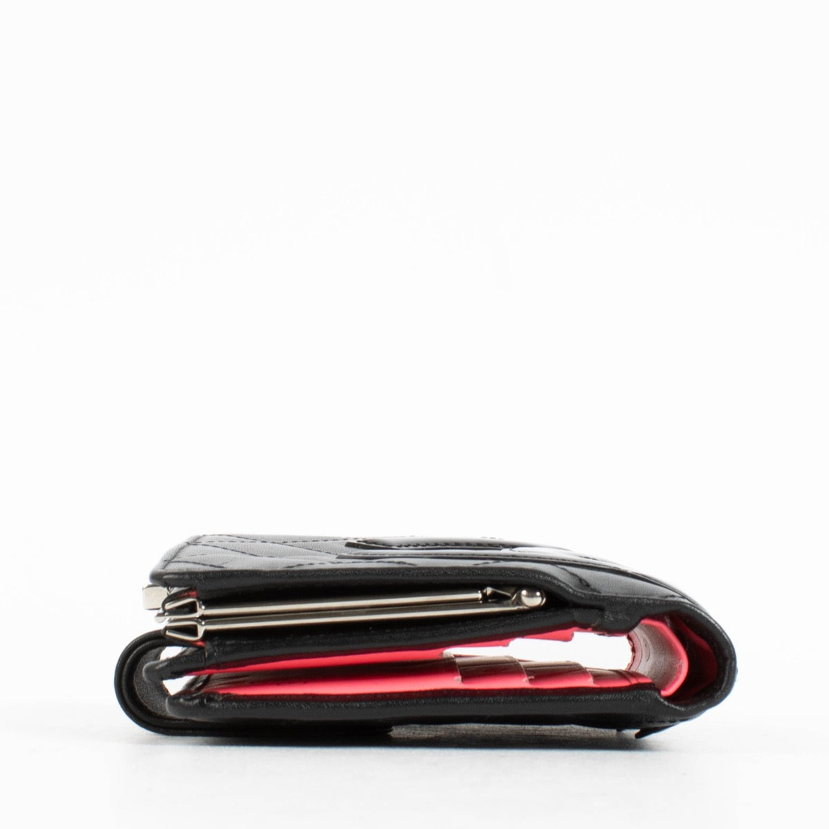 Shop the authentic Chanel Ligne Cambon Wallet second hand on Labellov.com.
