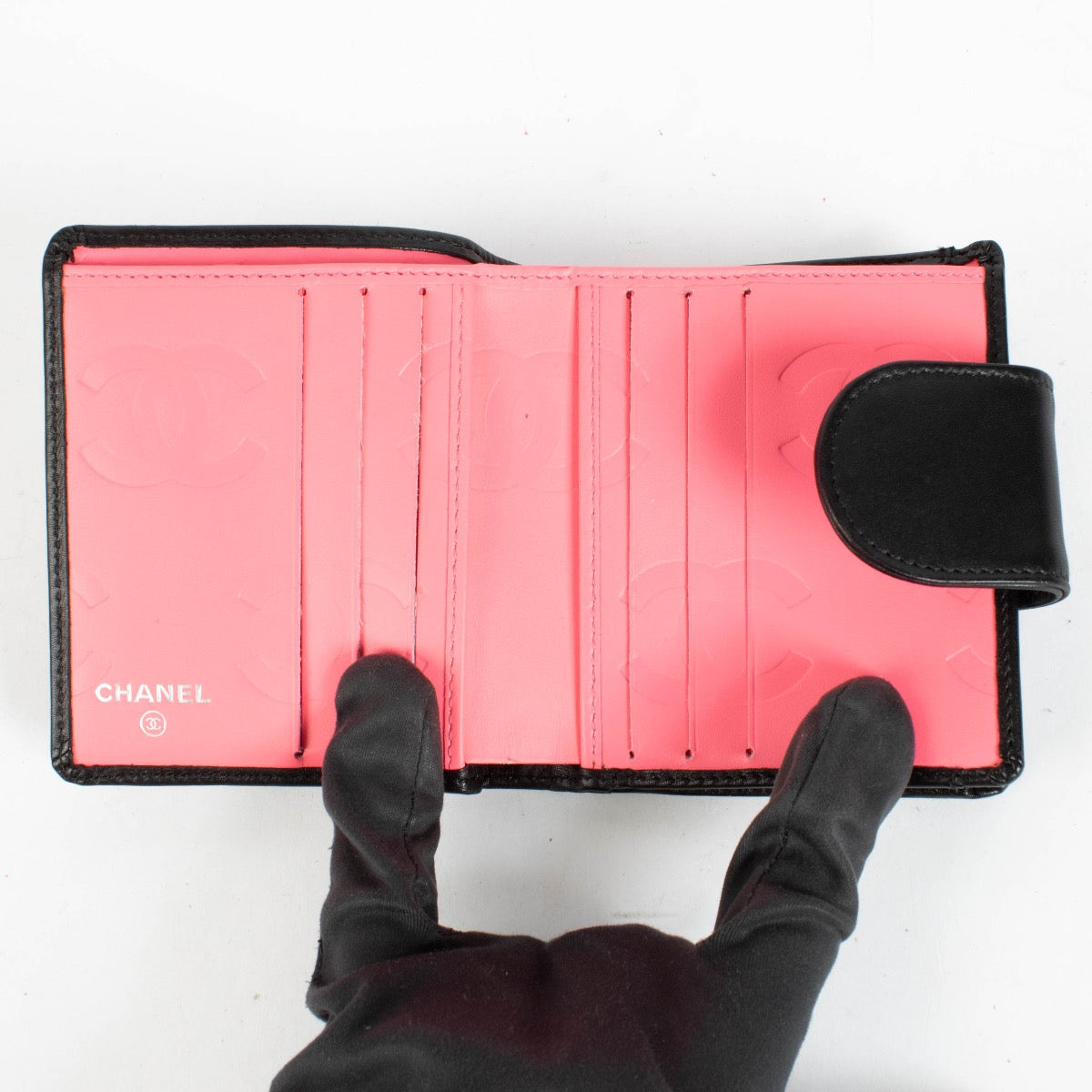 Shop the authentic Chanel Ligne Cambon Wallet second hand on Labellov.com.