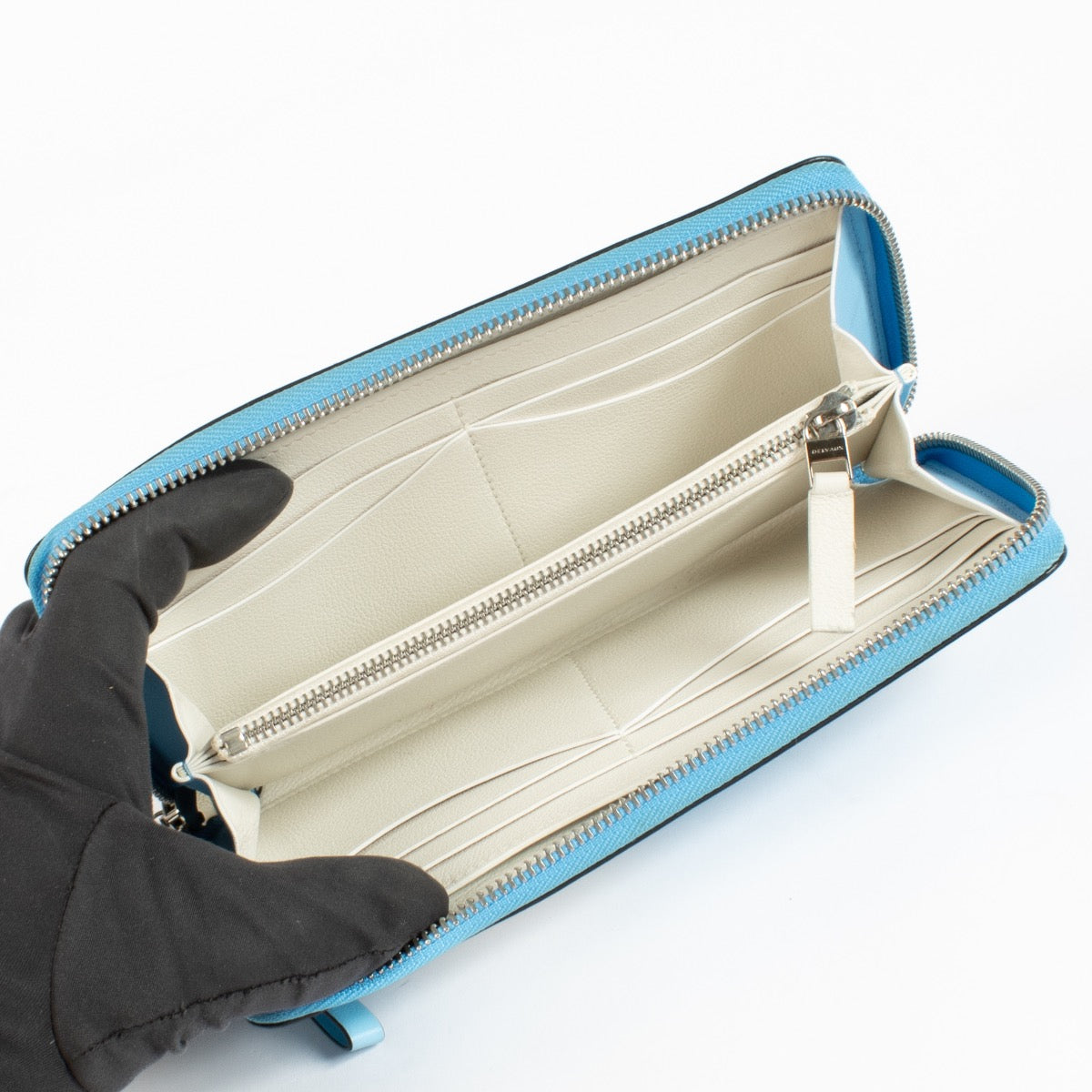 Shop 100% authentic second hand Delvaux Dans Les Nuages Wallet on Labellov.com