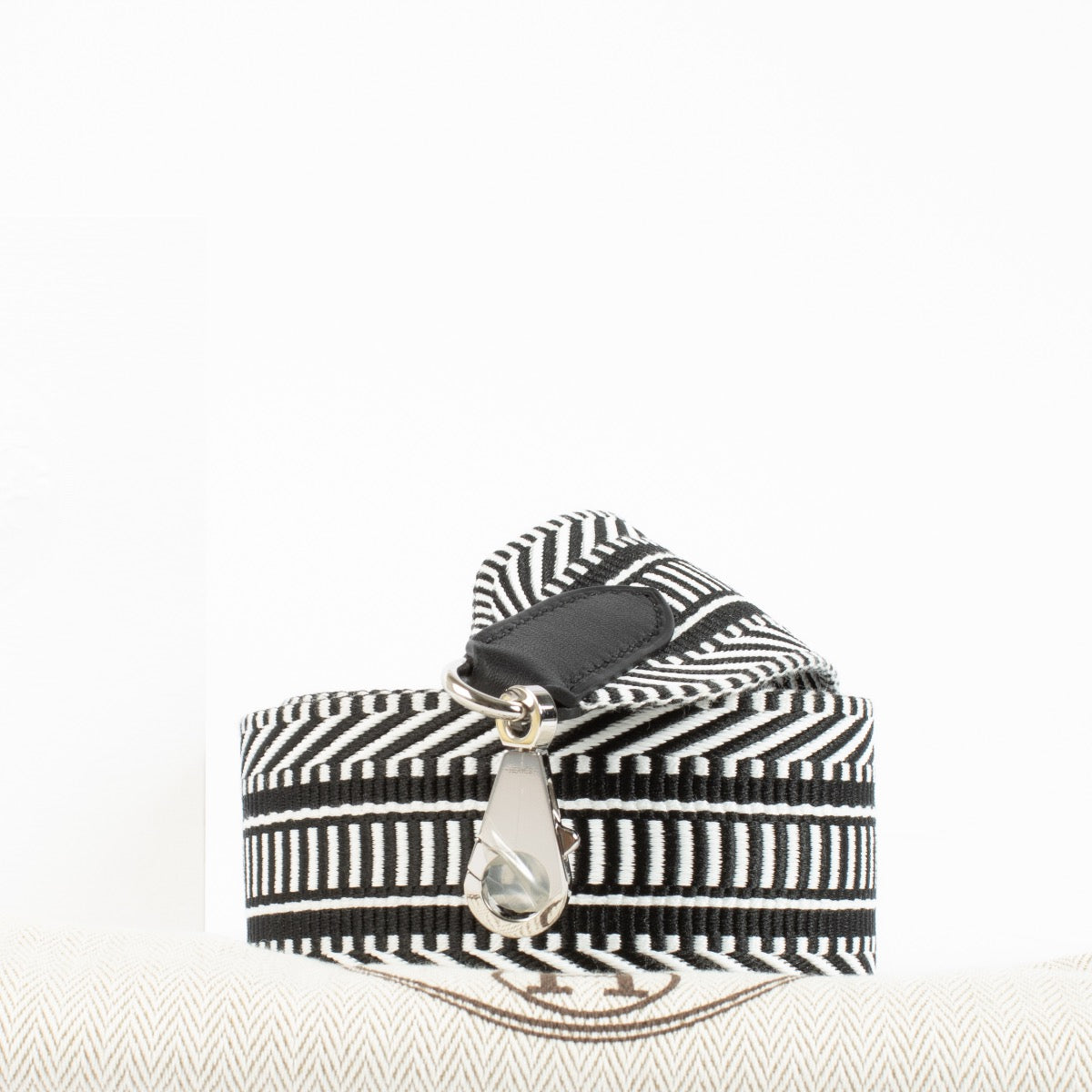 Shop 100% authentic second hand Hermès Black Sangle Cavale 50 mm on Labellov.com