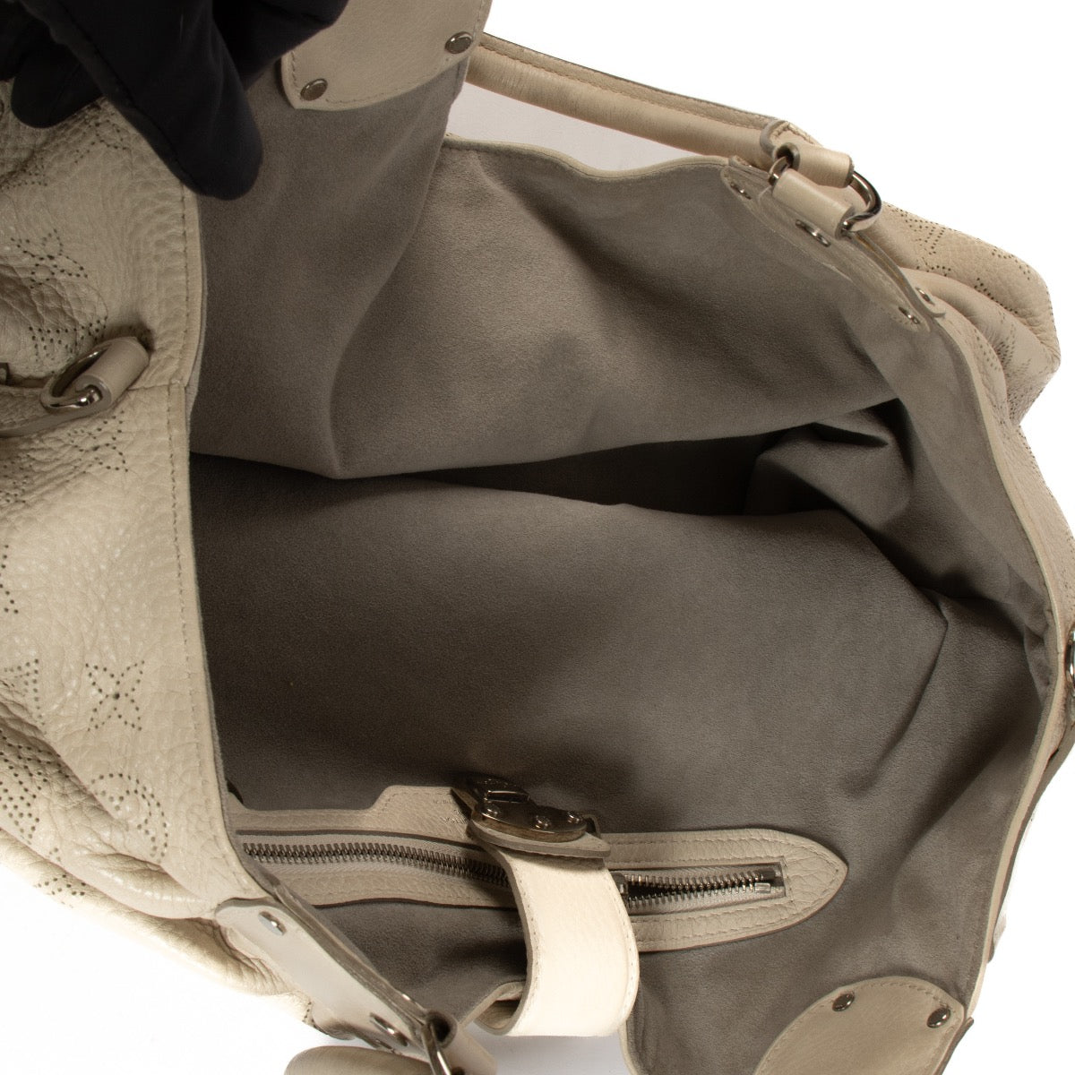 shop 100% authentic second hand Louis Vuitton Beige Neo L Mahina Hobo Bag on Labellov.com