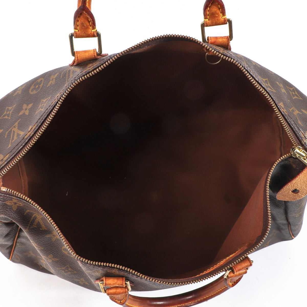 Buy an authentic second hand Louis Vuitton Monogram Speedy 40 in very good condition at Labellov.com