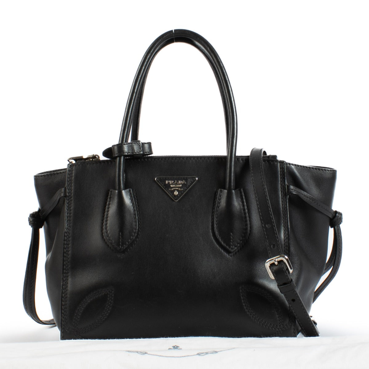 Shop safe online at Labellov in Antwerp, Brussels and Knokke this 100% authentic second hand Prada Black City Sport Twin Tote Bag