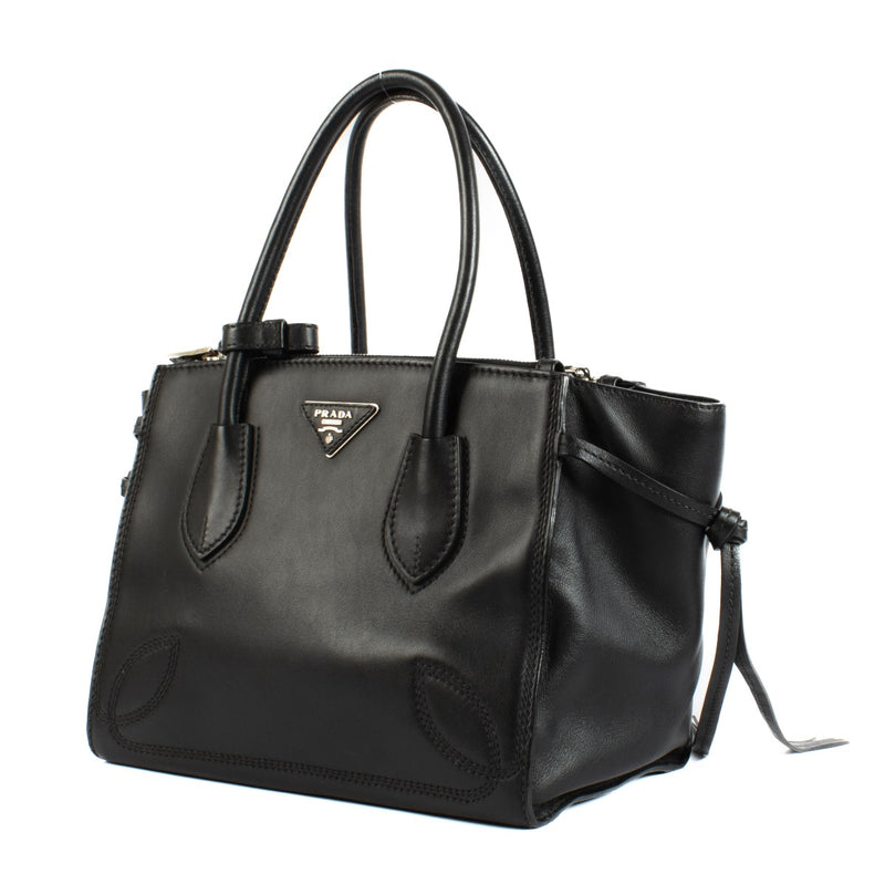 Shop safe online at Labellov in Antwerp, Brussels and Knokke this 100% authentic second hand Prada Black City Sport Twin Tote Bag