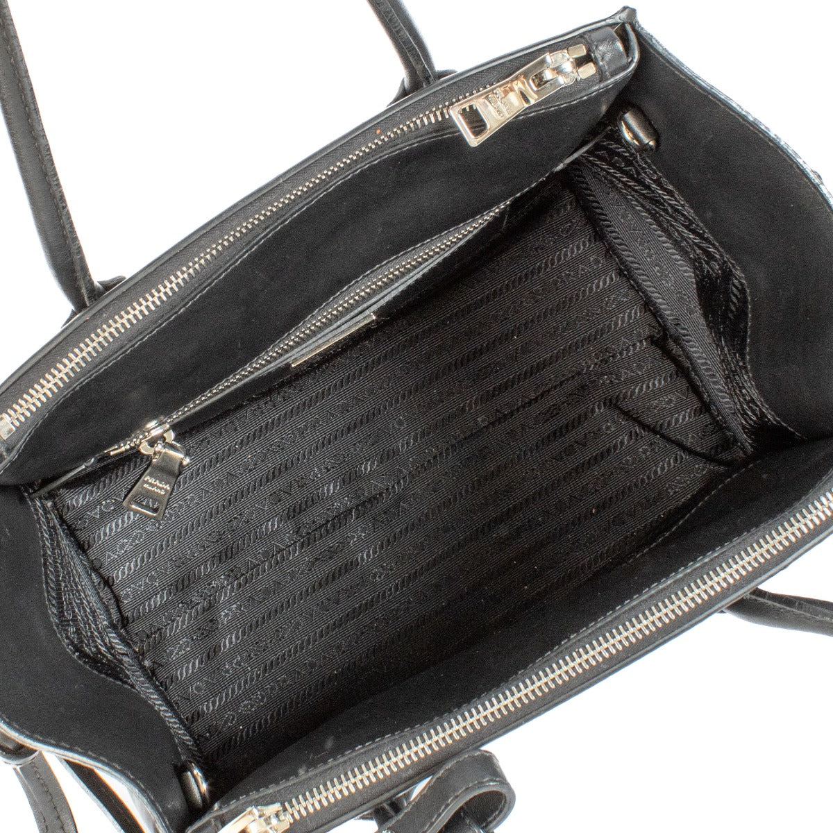 Shop safe online at Labellov in Antwerp, Brussels and Knokke this 100% authentic second hand Prada Black City Sport Twin Tote Bag