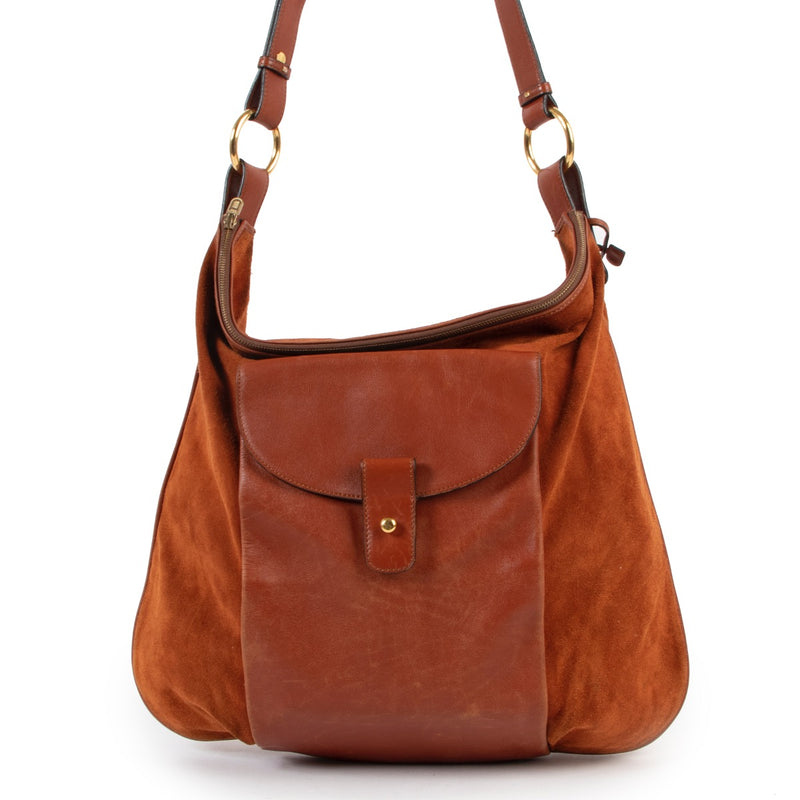 Shop safe online at Labellov in Antwerp this 100% authentic second hand Delvaux Orange Suede Shoulder Bag