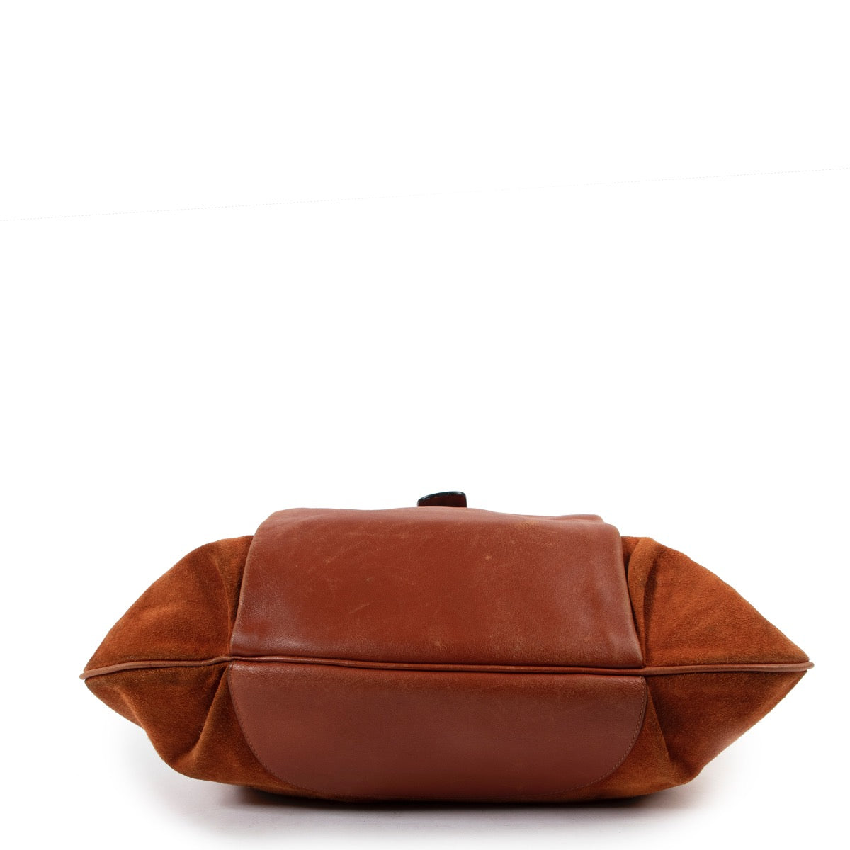 Shop safe online at Labellov in Antwerp this 100% authentic second hand Delvaux Orange Suede Shoulder Bag
