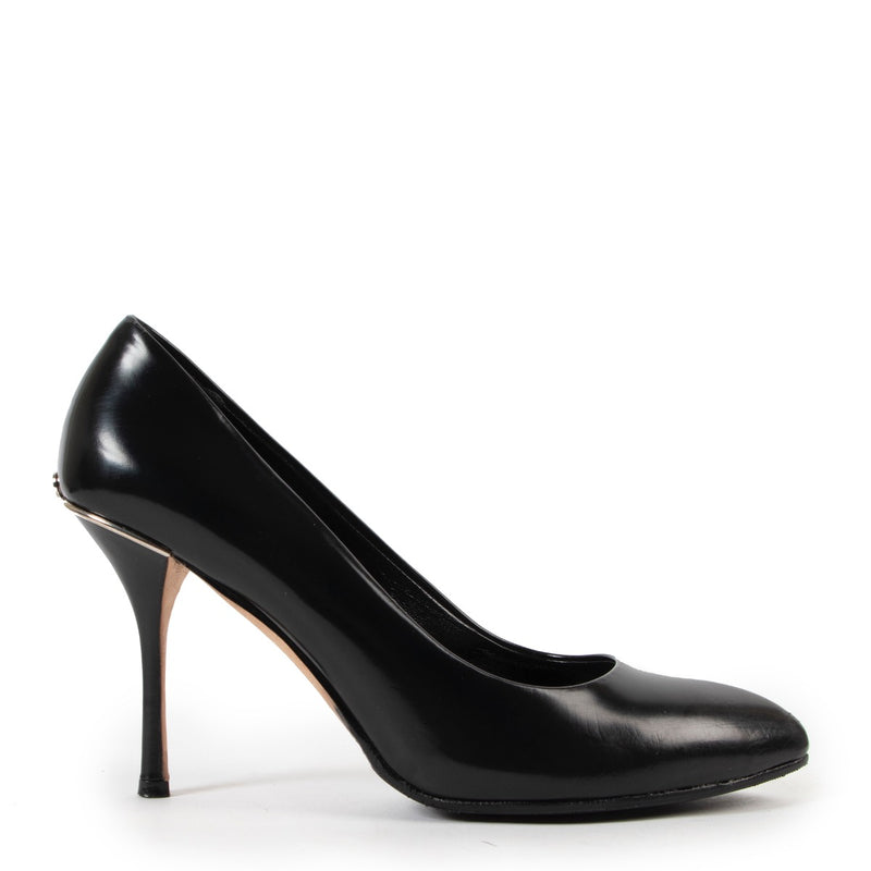 Shop safe online at Labellov in Antwerp this 100% authentic second hand Gucci Black Pumps - Size 36,5