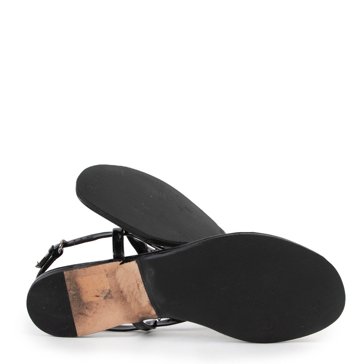 Shop safe online at Labellov in Antwerp this 100% authentic second hand Gucci Black Patent Leather Sandals - Size 36