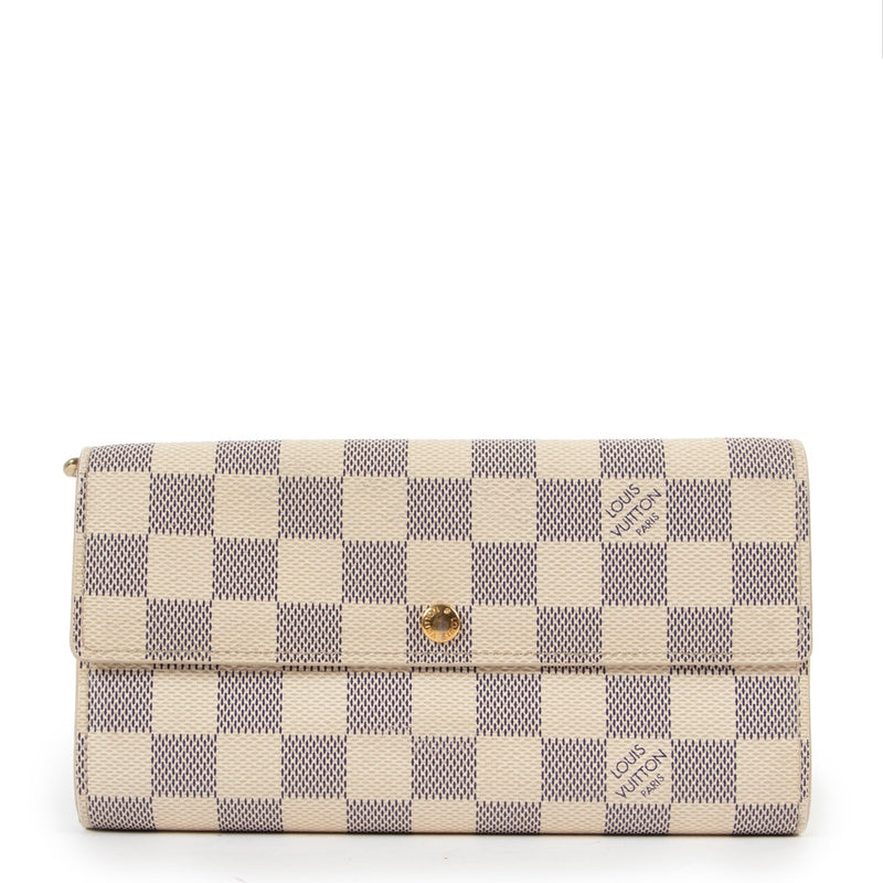 Shop safe online at Labellov in Antwerp this 100% authentic second hand Louis Vuitton Damier Azur Sarah Wallet