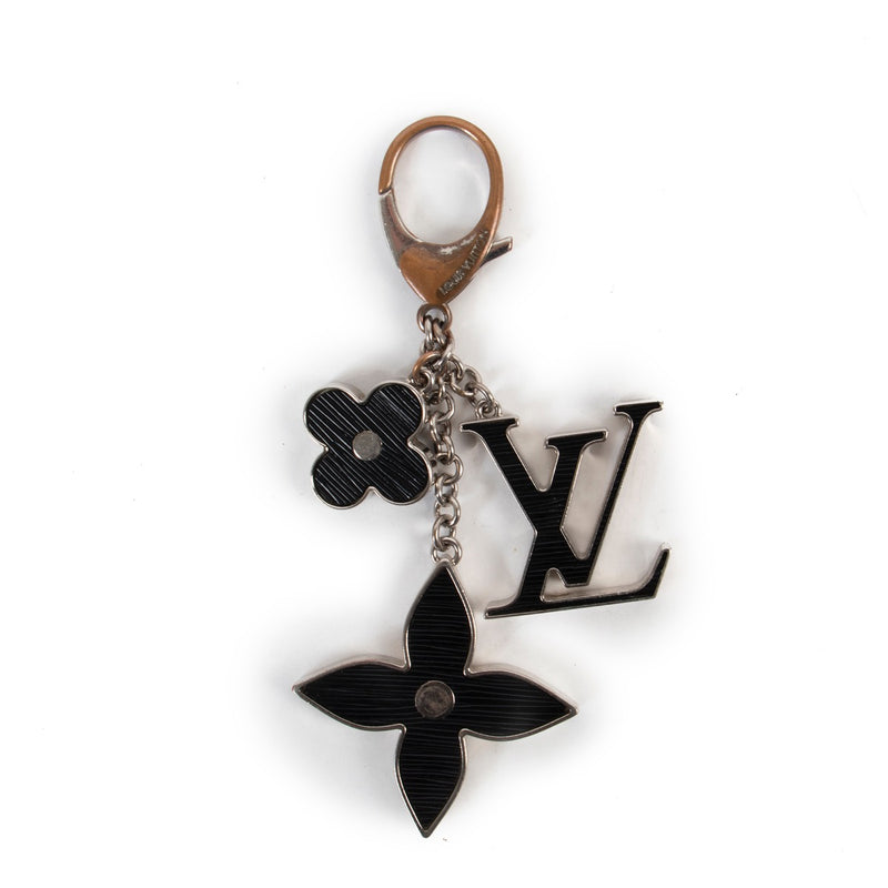 Shop safe online at Labellov in Antwerp this 100% authentic second hand Louis Vuitton Black Epi Key Chain Bag Charm