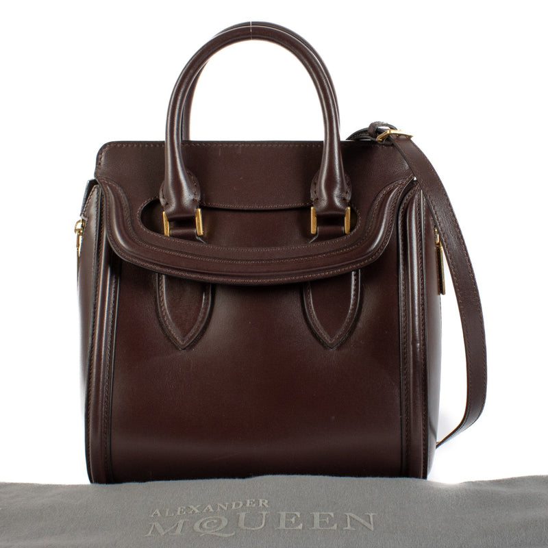 Shop safe online at Labellov in Antwerp, Brussels and Knokke this 100% authentic second hand Alexander McQueen Burgundy Small Heroine Top Handle