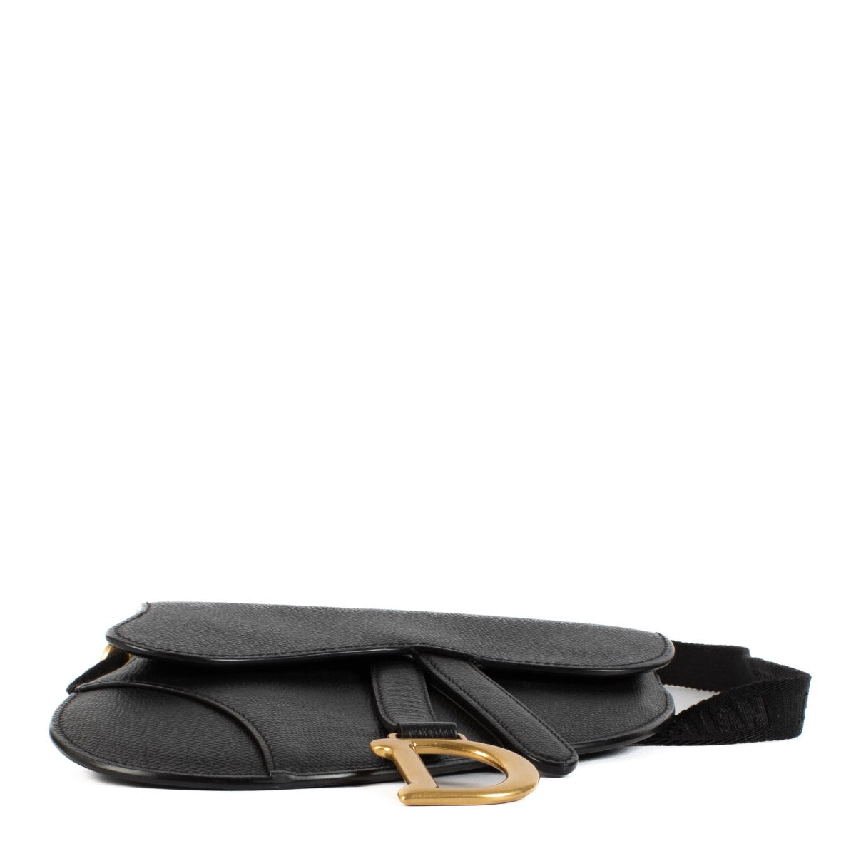 Shop safe online at Labellov in Antwerp, Brussels and Knokke this 100% authentic second hand Christian Dior Black Saddle Pouch Belt Bag. Koop veilig online authentieke Christian Dior Black Saddle Pouch Belt Bag.