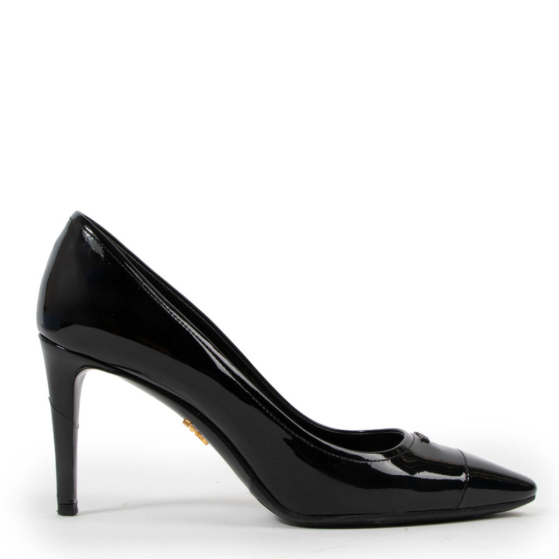 Buy authentic second-hand Prada Black Patent Leather Heels in very good condition at Labellov Antwerp.