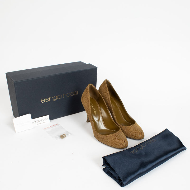 Authentic pre-loved Sergio Rossi Beige Pumps — Size 36.5 on Labellov.com