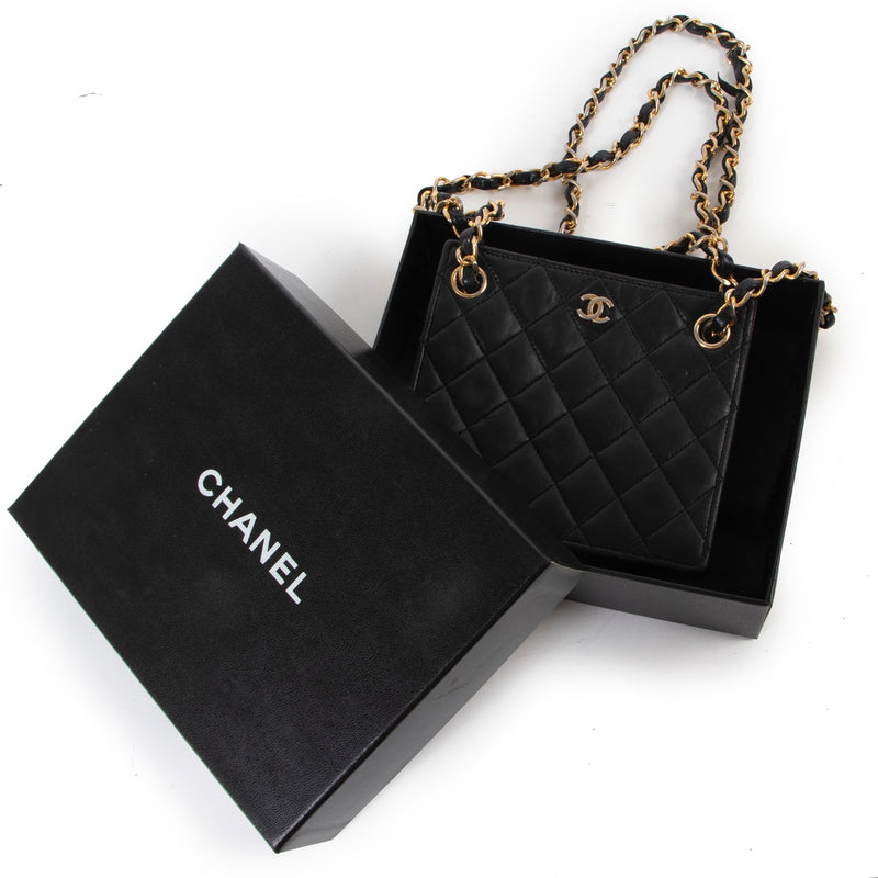 Buy an authentic second hand Chanel Black Diamond Quilted Squared Shoulder bag in good condition at Labellov.
