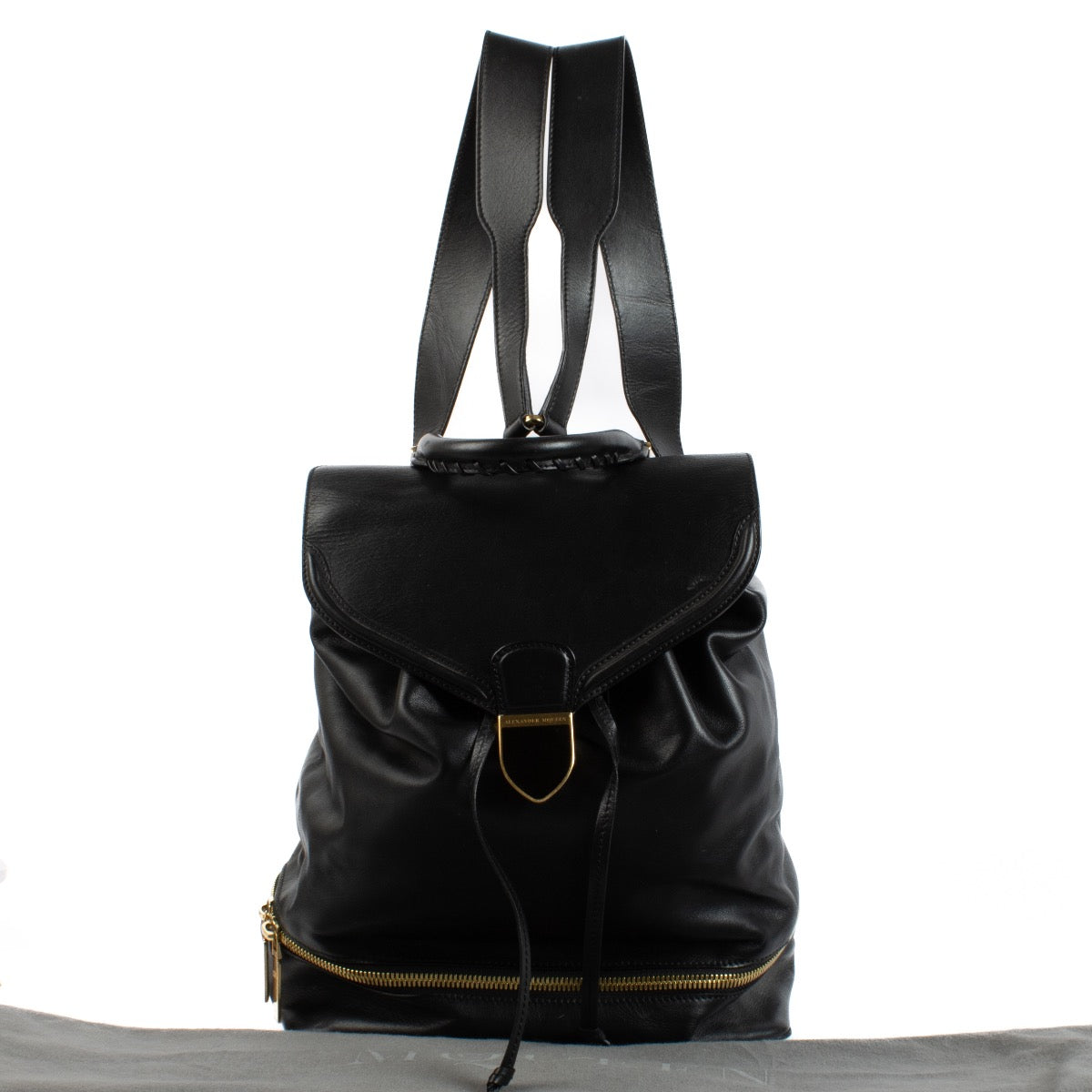 Shop safe online at Labellov in Antwerp and Knokke this 100% authentic second hand Alexander McQueen Black Leather Logo Backpack