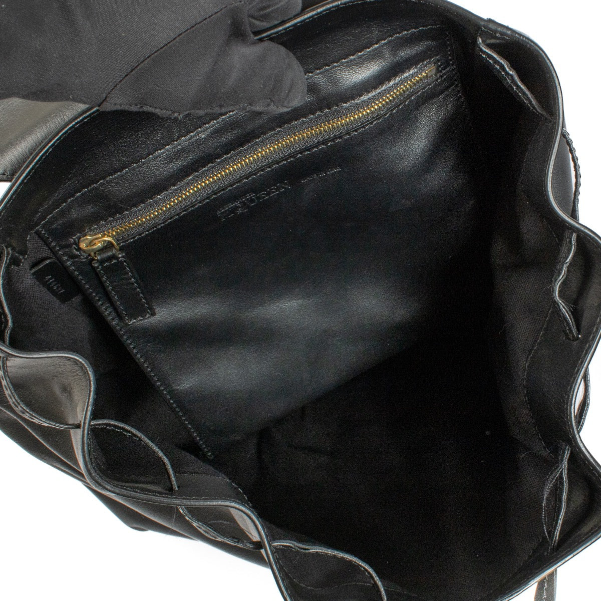 Shop safe online at Labellov in Antwerp and Knokke this 100% authentic second hand Alexander McQueen Black Leather Logo Backpack