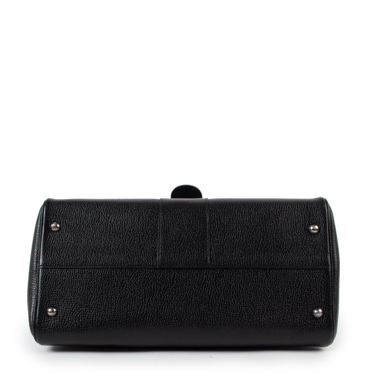 Shop safe online at Labellov in Antwerp this 100% authentic second hand Delvaux Black Grained Leather MM Brillant