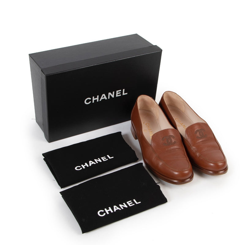 Buy an authentic pair of second hand Chanel Cognac Leather Loafers - Size 39 in good condition at Labellov.