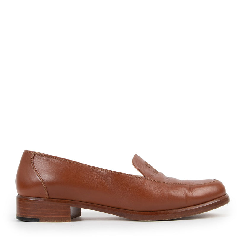 Buy an authentic pair of second hand Chanel Cognac Leather Loafers - Size 39 in good condition at Labellov.