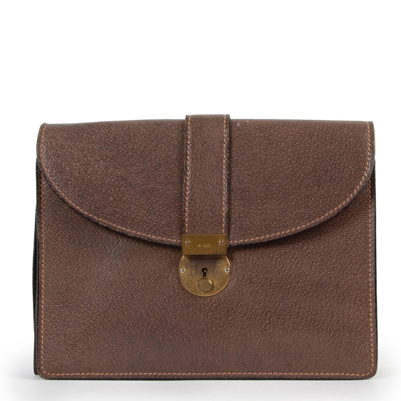 Shop safe online at Labellov in Antwerp this 100% authentic second hand Gucci Brown Vintage Clutch