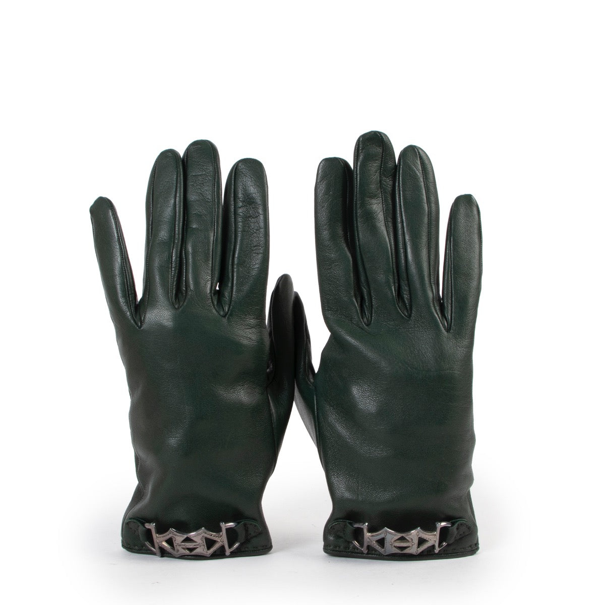 Buy an authentic pair of second hand Hermès Green Leather Gloves in very good condition at Labellov