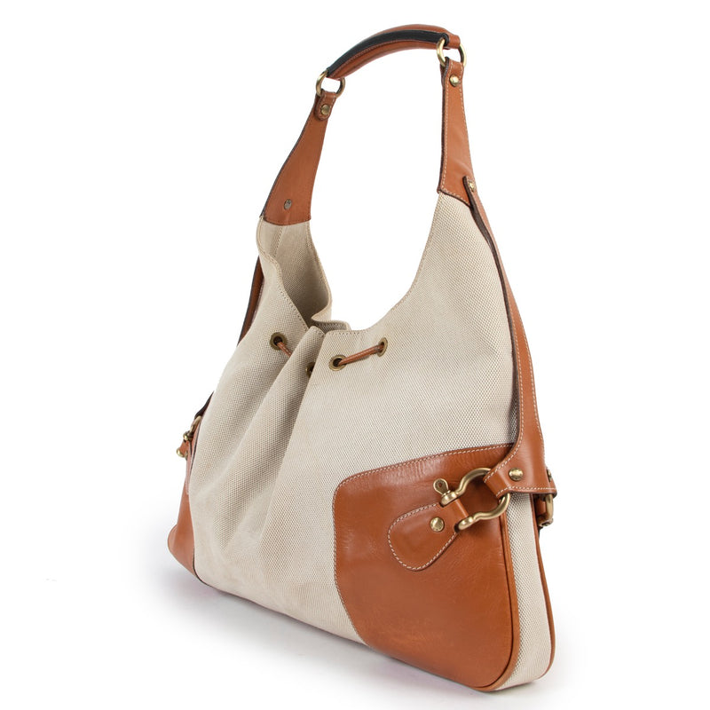 Shop safe online at Labellov in Antwerp this 100% authentic second hand Burberry Beige Canvas Shoulder Bag