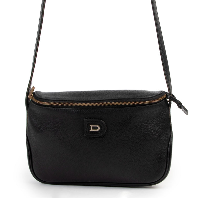 Finish your vintage look with our pre-loved Delvaux Crossbody bags, now at Labellov.