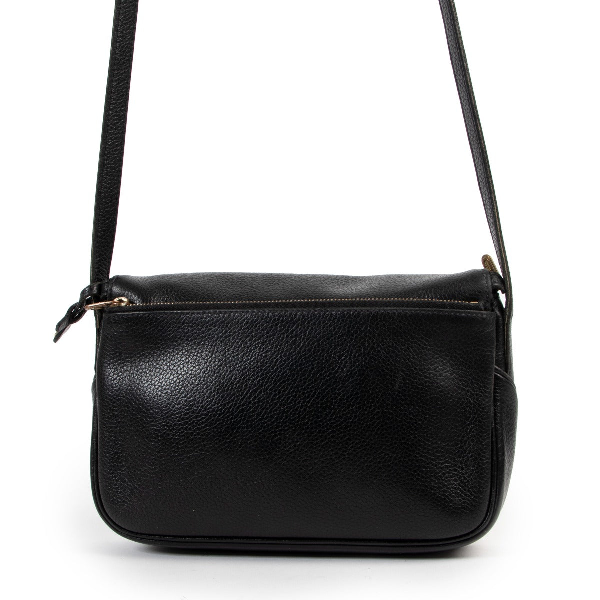 Finish your vintage look with our pre-loved Delvaux Crossbody bags, now at Labellov.