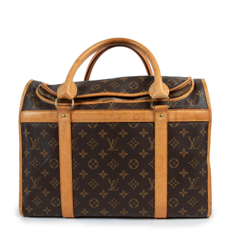 Shop now your favorite pre-loved designer accessoires, at Labellov.