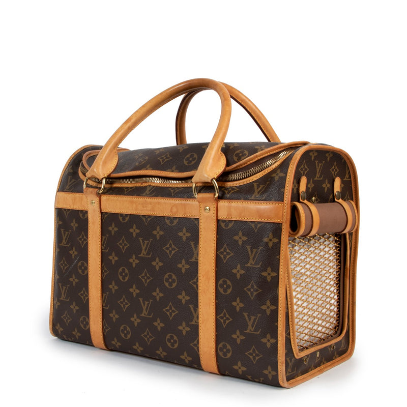 Shop now your favorite pre-loved designer accessoires, at Labellov.