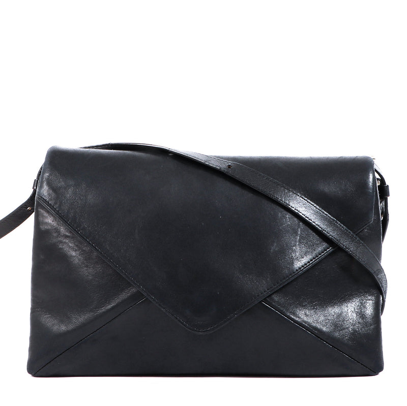 Dries Van Noten Black Leather Envelope Crossbody for the best price at Labellov secondhand luxury in Antwerp