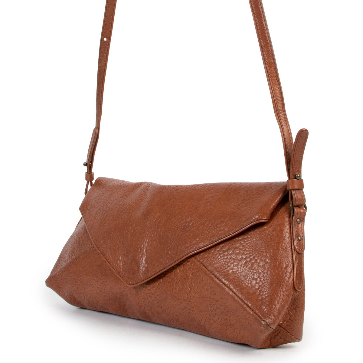 Shop now your favorites pre-loved designer bags, at Labellov.