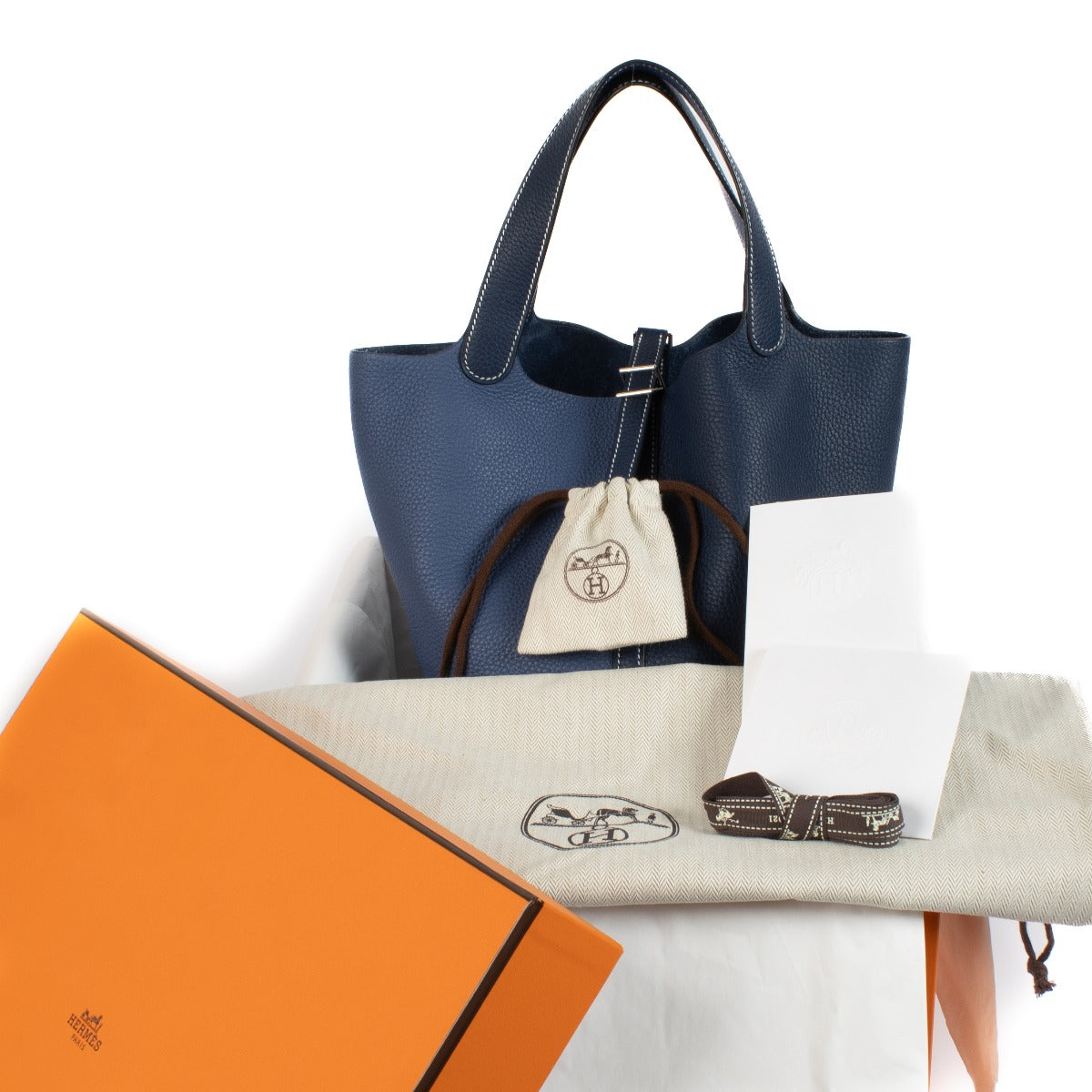 Shop second hand brand new designer luxury pre-owned Hermès Picotin Lock 22 Casqaue Bleu Saphir/Bleu Brighton on www.labellov.com