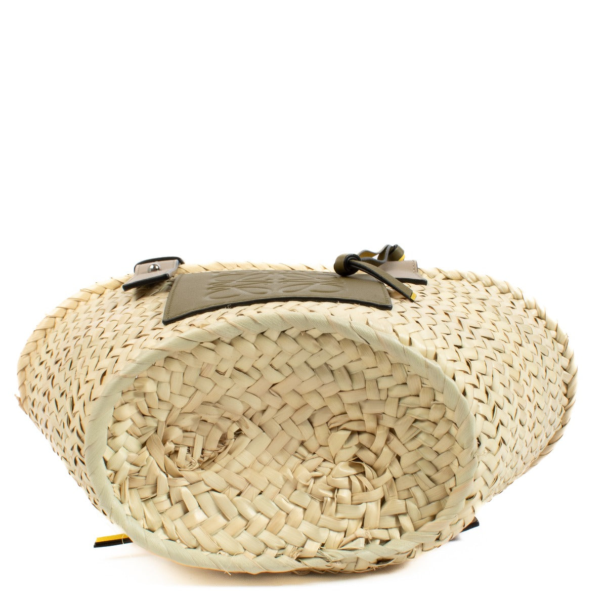 buy 100% authentic pre loved Loewe Beige Small Trimmed Basket Shoulder bag on Labellov.com