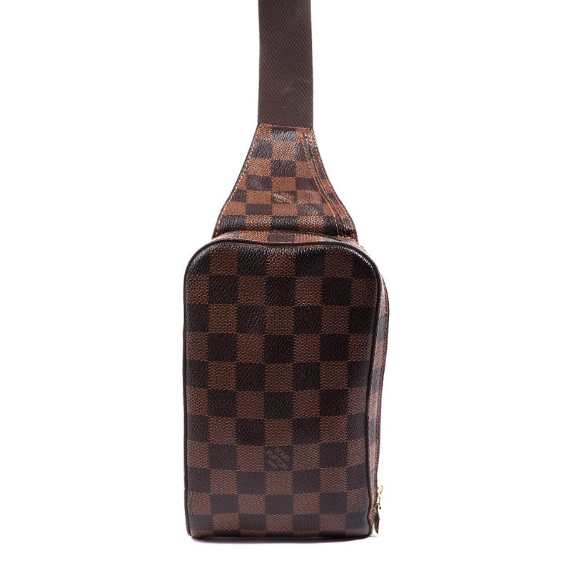 Louis Vuitton Damier Ebene Geronimos Bag aan de beste prijs bij Labellov tweedehands luxe in Antwerpen.