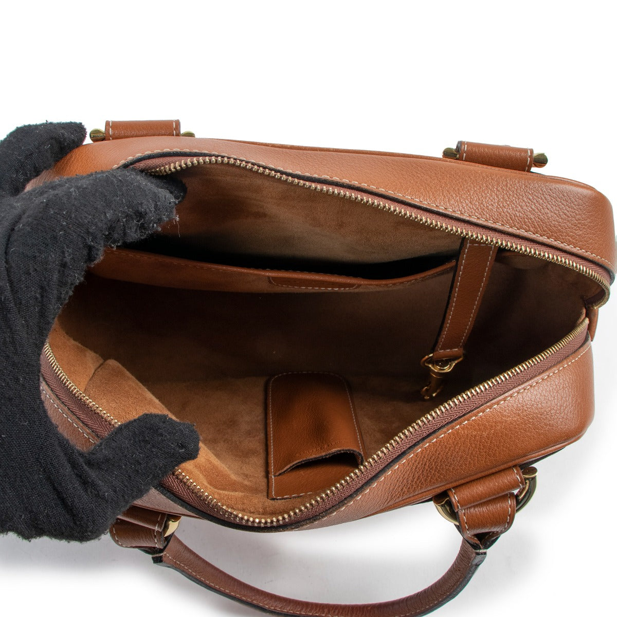 Shop now your favorite 100% authentic Delvaux handbags, at Labellov.