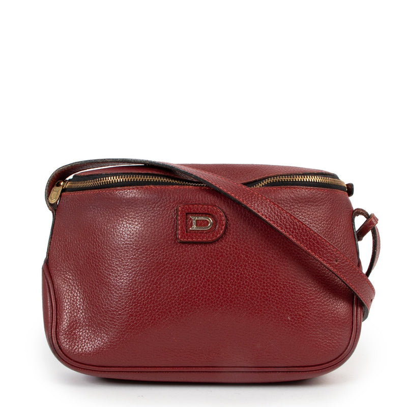 Buy an authentic second hand Delvaux Macao Burgundy Leather Crossbody in good condition at Labellov.