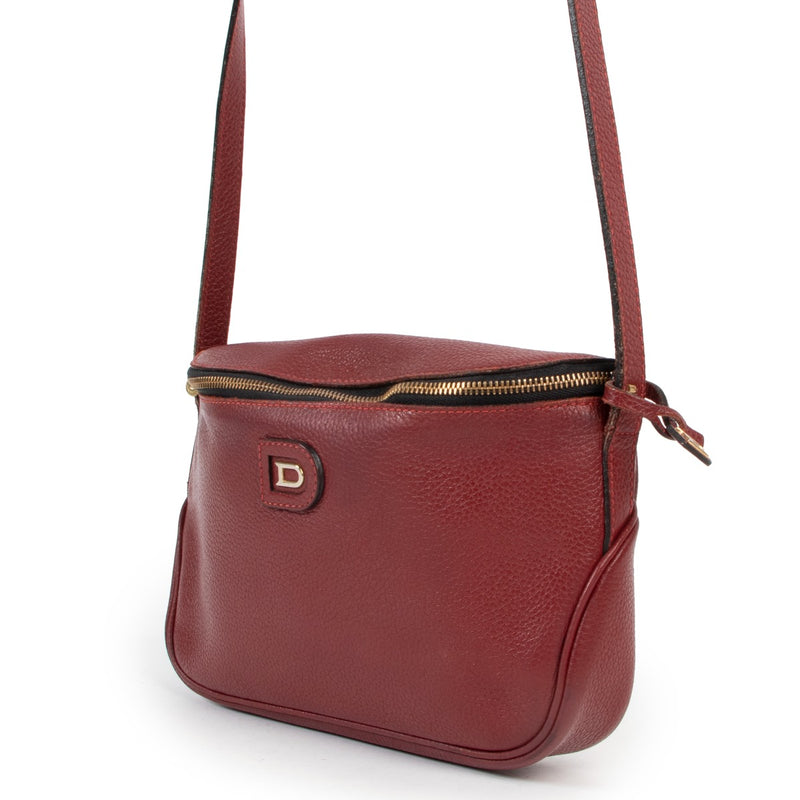 Buy an authentic second hand Delvaux Macao Burgundy Leather Crossbody in good condition at Labellov.