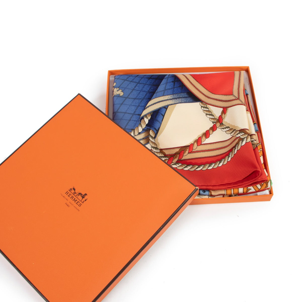 Shop second hand vintage designer Hermès Red Grande Tenue Carré 90 Silk Twill Scarf at Labellov