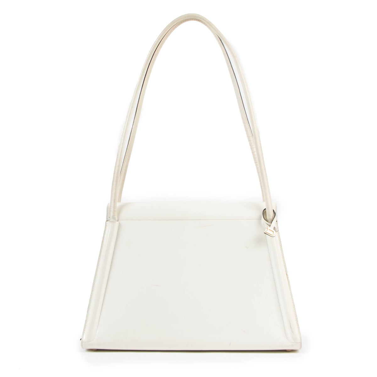 Buy online an authentic second hand Delvaux white patent leather shoulder bag in preloved condition at Labellov in Anwterp.