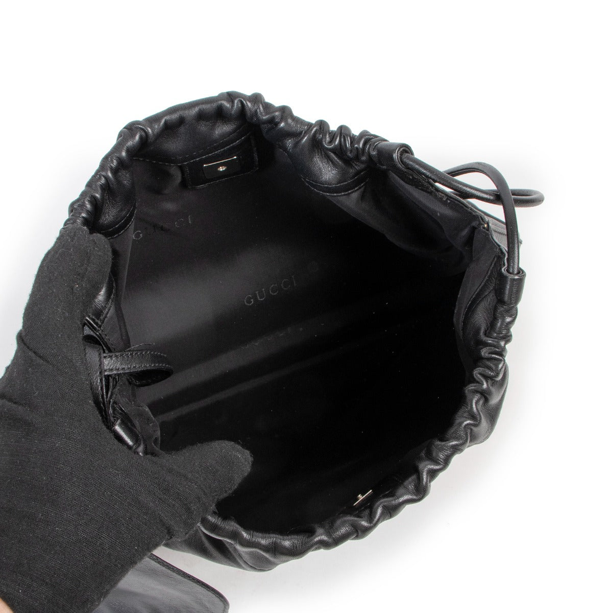 Shop now your favorite pre-loved designer handbags, at Labellov.