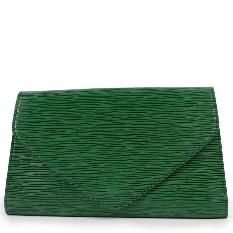 Shop now your favorite pre-loved designer bags, at Labellov.