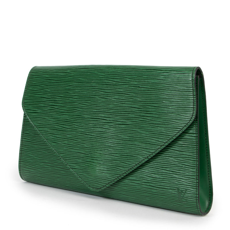 Shop now your favorite pre-loved designer bags, at Labellov.