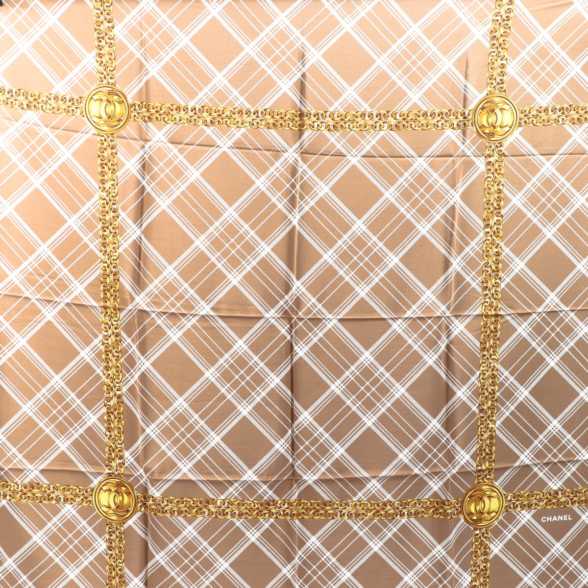 Buy an authentic Chanel Carré Beige Chain Silk Scarf in very good condition at Labellov in Antwerp.